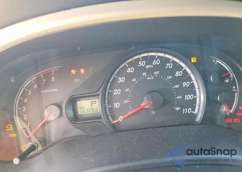 2011 Toyota Sienna z USA, uszkodzony, nr VIN 5TDZK3DC5BS175612